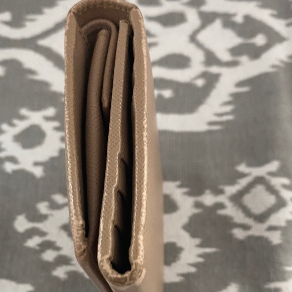 Prada Saffinao Beige Leather Bi-Fold Wallet - Picture 13 of 15